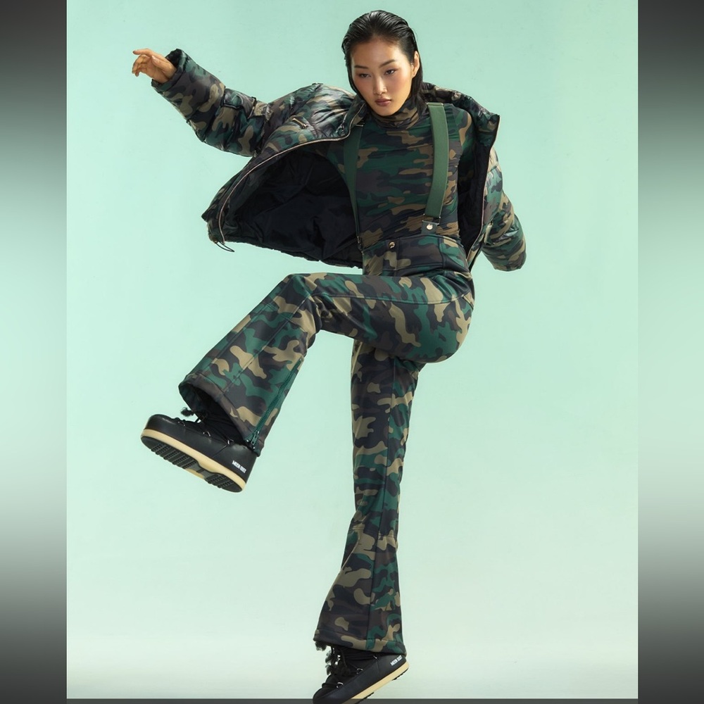 Cynthia Rowley Camouflage Waterproof Ski/Snowboard Pant